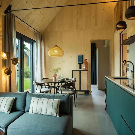 Hébergement de vacances Lush With Private Pool And Sauna