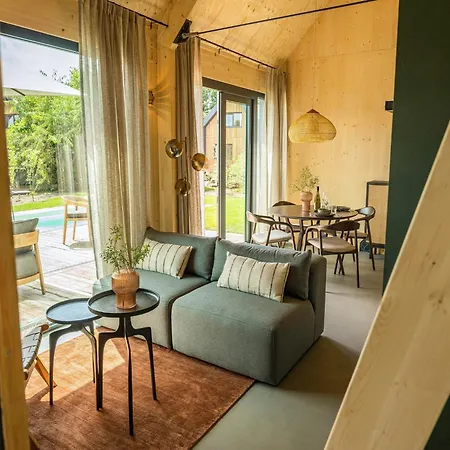 Hébergement de vacances Lush With Private Pool And Sauna *